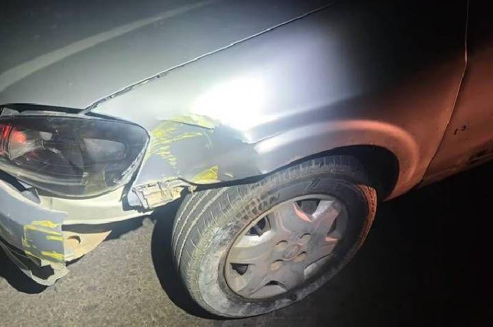 Motorista embriagado derruba poste e é detido no centro de Barrocas