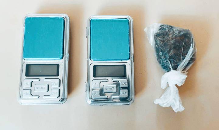 PM apreende maconha e balanças de precisão durante operação em Serrinha