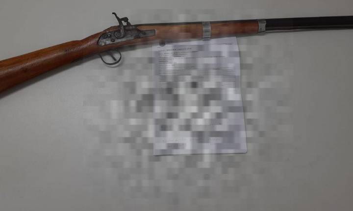 Polícia Civil cumpre mandado e apreende arma de fogo em Serrinha