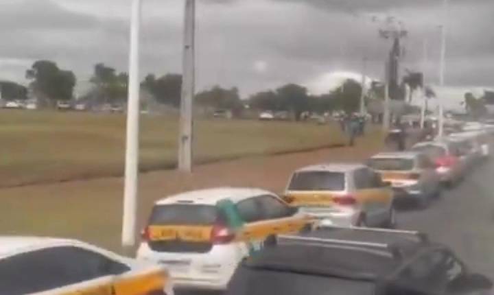 Profissionais de autoescolas protestam contra mudanças na formação de condutores