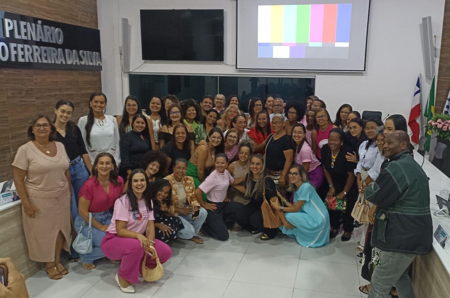 Palestra na Câmara de Serrinha debate liderança e bem-estar feminino