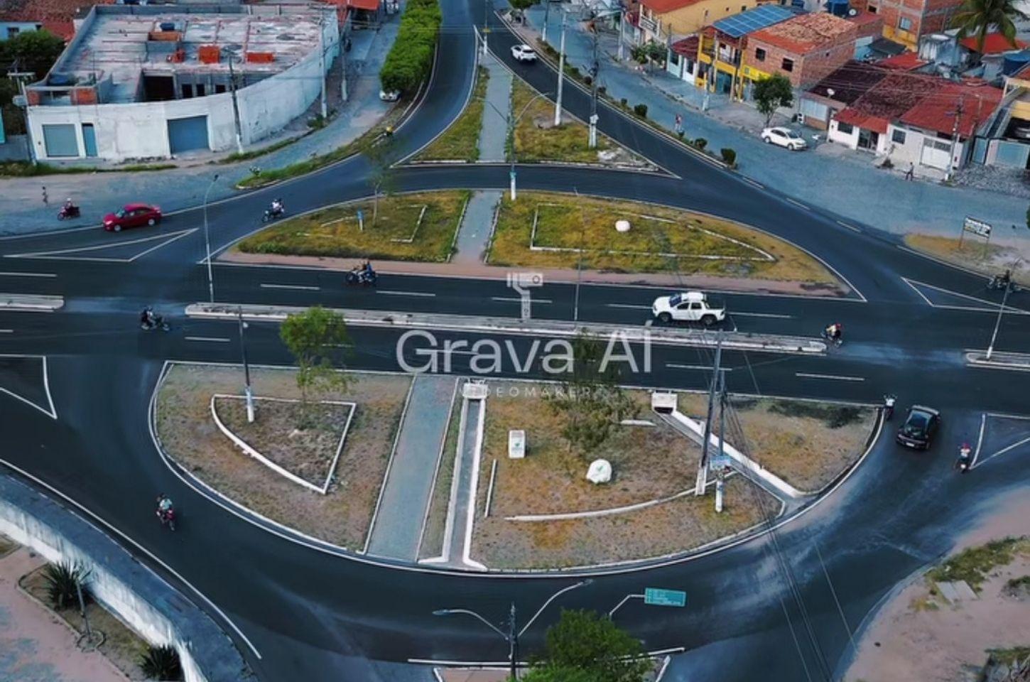 Vereador Marquinhos solicita semáforo em rotatória de Serrinha para evitar acidentes