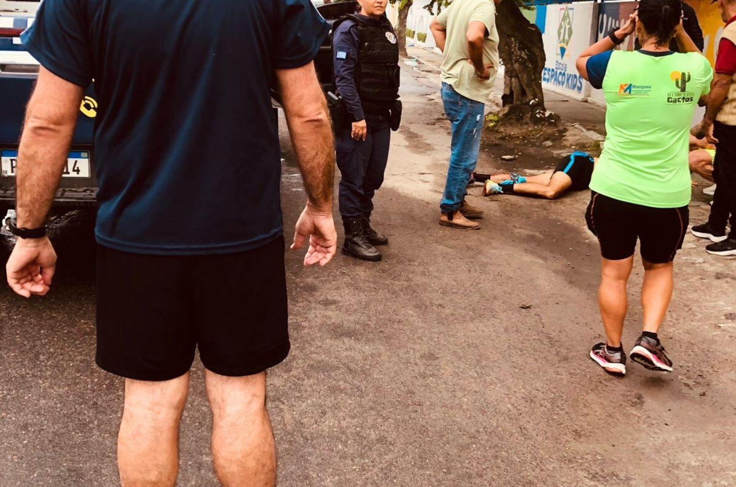 Dois homens são atingidos por disparos de arma de fogo em frente a Câmara municipal de Serrinha