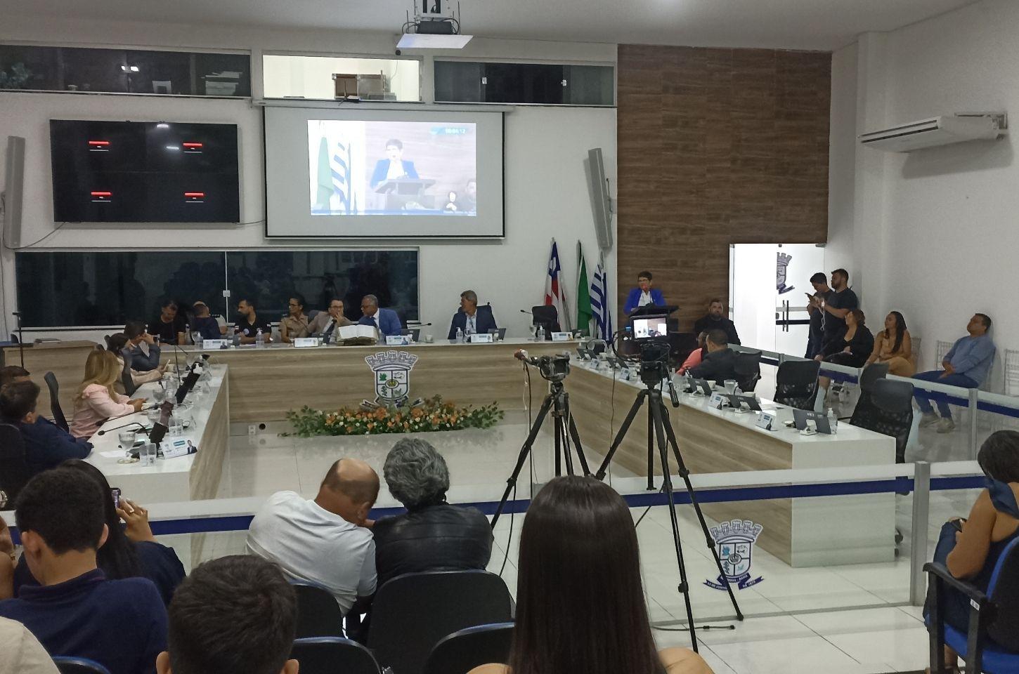 Sessão Solene marca retomada dos trabalhos legislativos em Serrinha