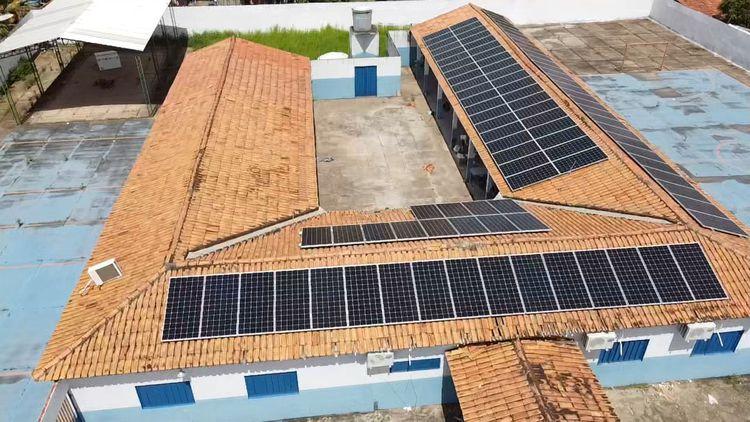 Vereador Marquinhos propõe implantação de energia solar em prédios públicos de Serrinha